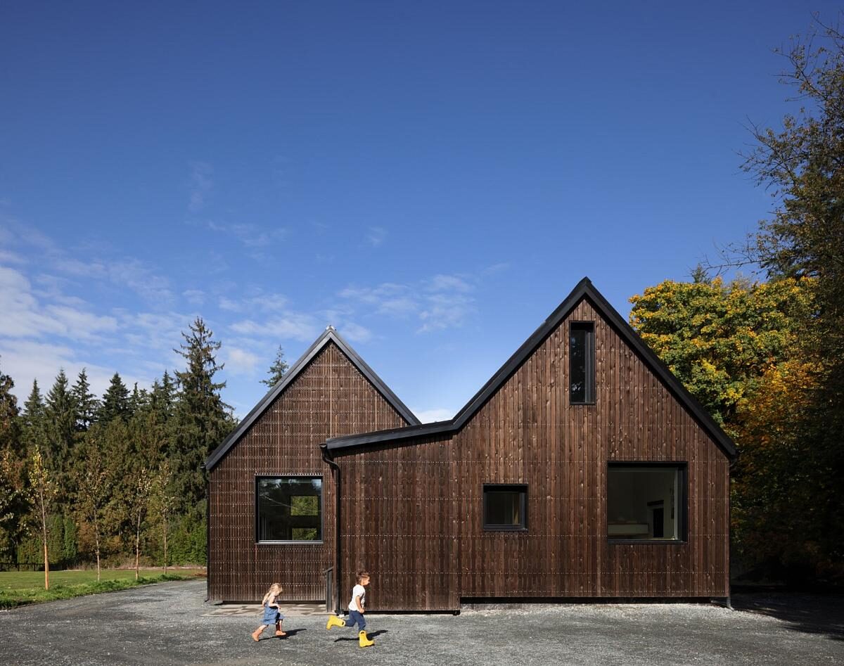 Home Tours - Heimaklettur House